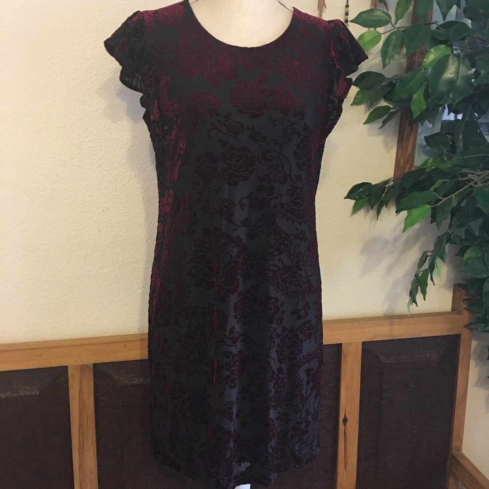 Adrienne Vittadini floral velvet burn out dress